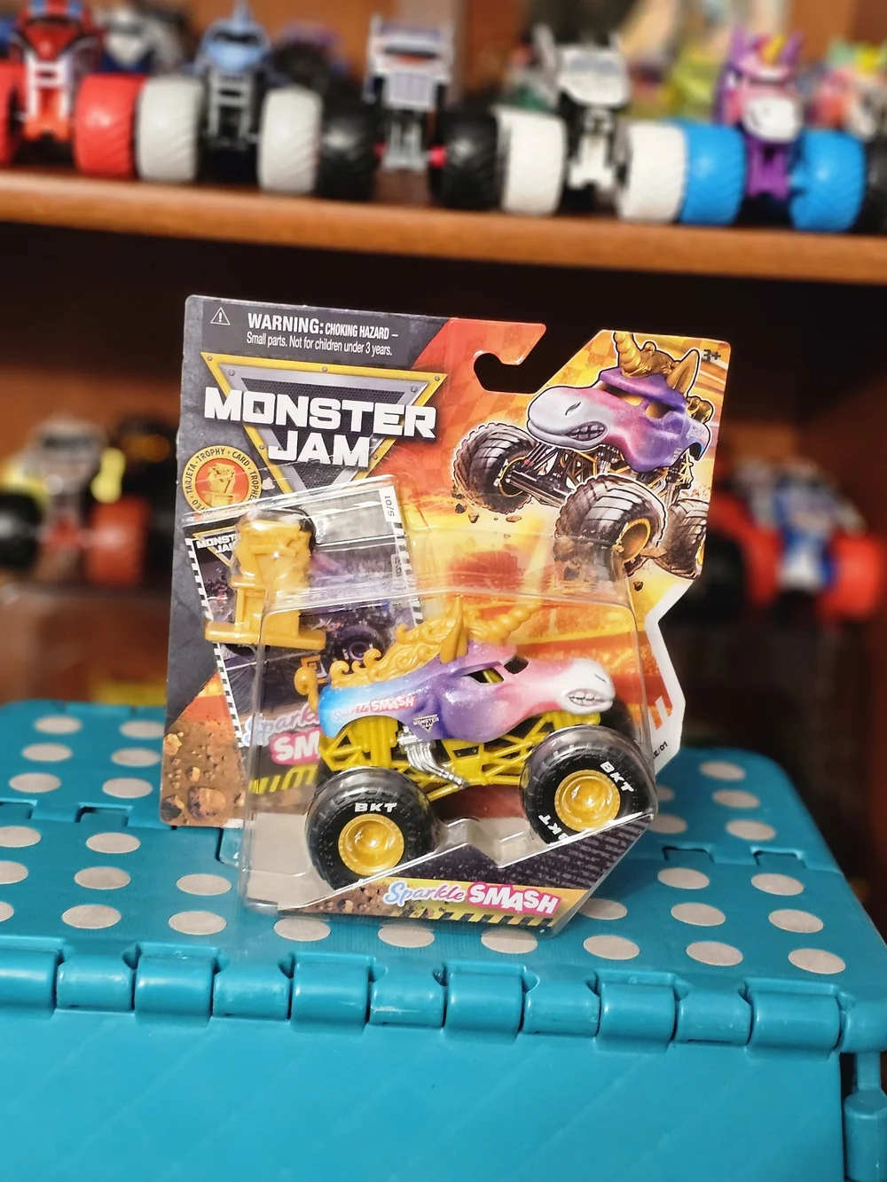 Monster Jam Sparkle Smash Gold World Series With Card And Tiny Trophy
